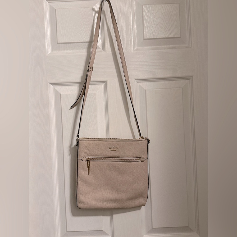 Kate Spade cross body purse. Perfect condition!